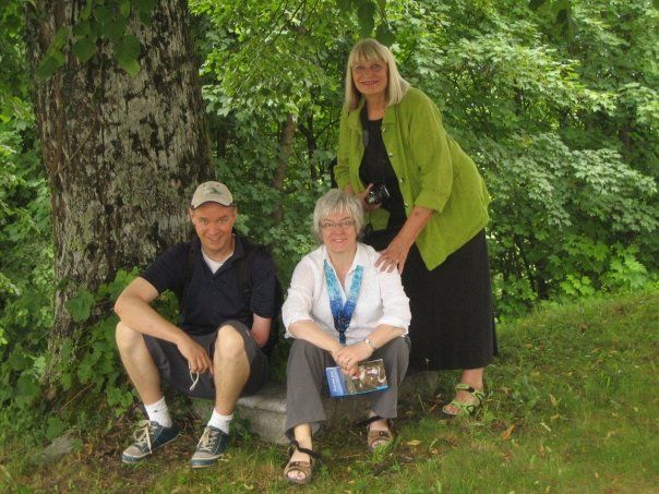 “Beehive panel” enters the collection of the Gallery of Naive Artists, Trebnje, Slovenia (2009), 2009: photograph 6 (Matt in Trebnje, June 2009, with fellow guest artists Lena Koski (Finland) and Sue Prince (England))