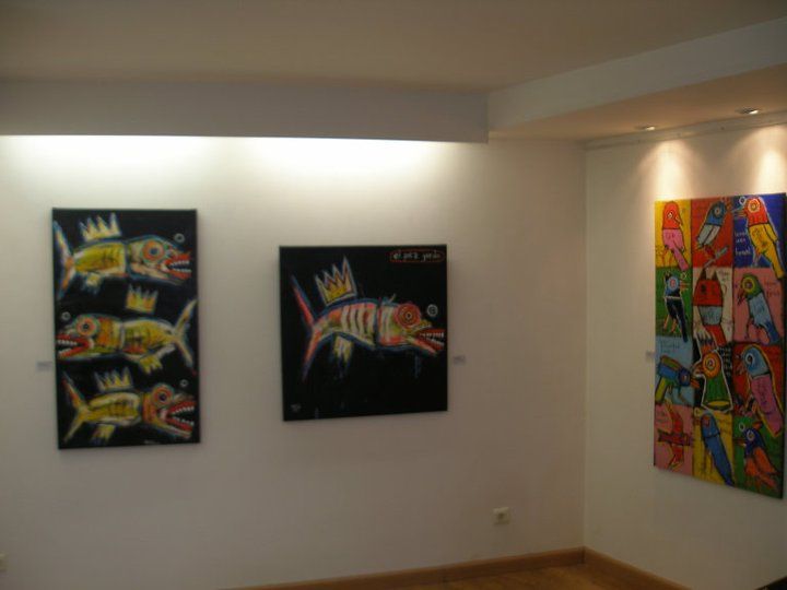 French press reviews of “Made in USA,” Galerie Saint-Pierre, Limoges (March–April 2011), 2011: photograph 6 (Installation view)