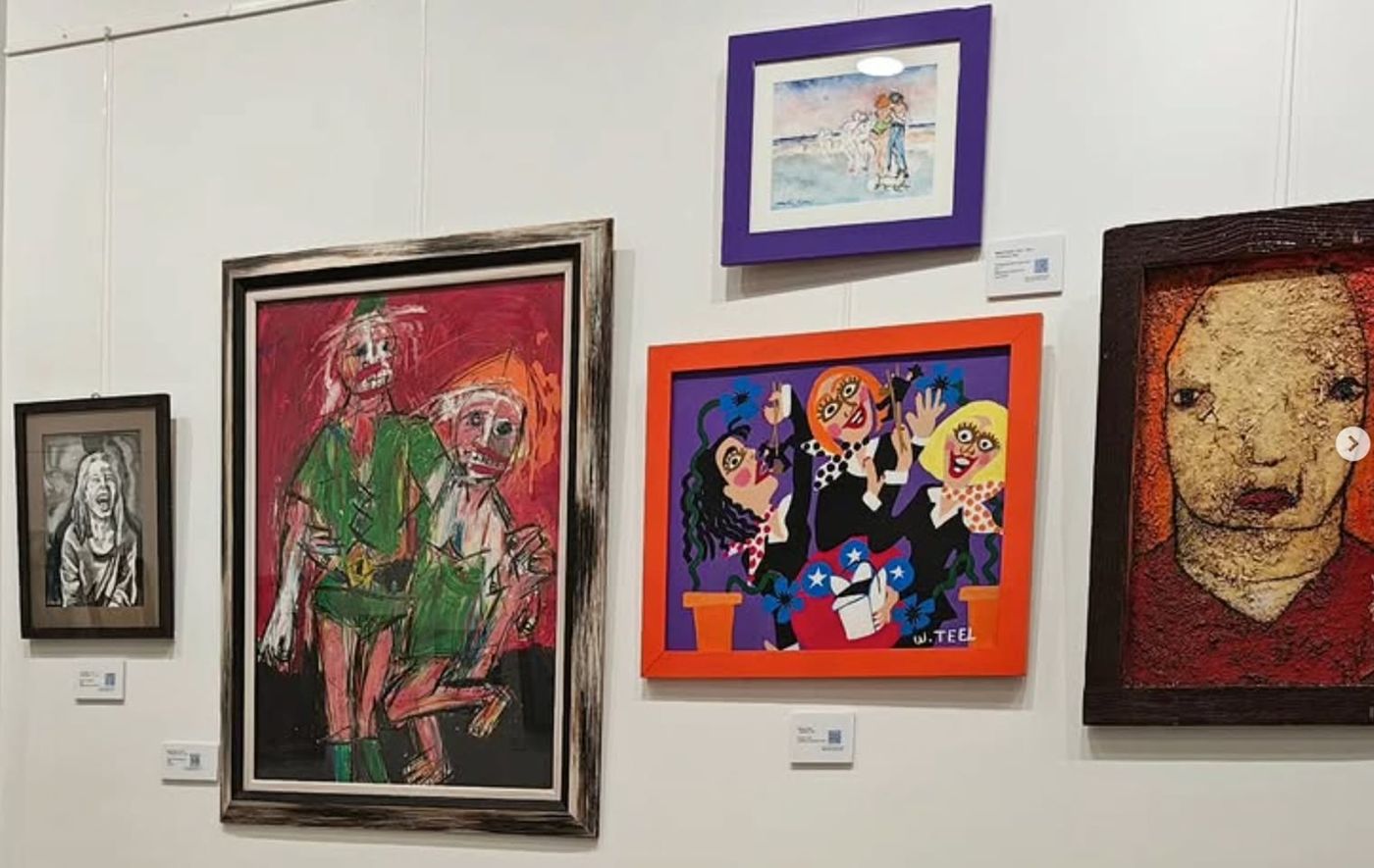 Paintings at Chamazinha Gallery, Figueira da Foz, Portugal, 2025: photograph 7 (Posted by Matt Sesow on Facebook, November 20, 2025)