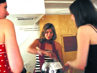 B-Side group show, 2003: image 08 from the original sesow.com press page